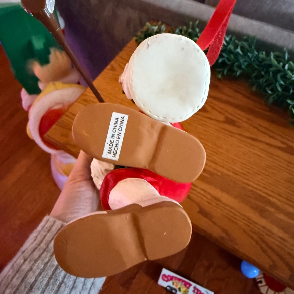 Golfing Santa Clothtique style - Picture 6 of 6